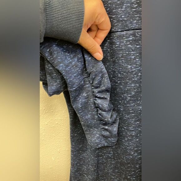 Columbia Blue Textured Knit Quarter zip Sweater with ruched sleeves Large #743 - Picture 2 of 4